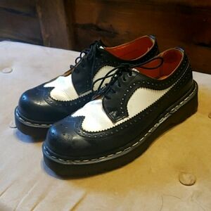 Dr Martens Airwair 3989 Bex Smooth Leather Brogue Shoes